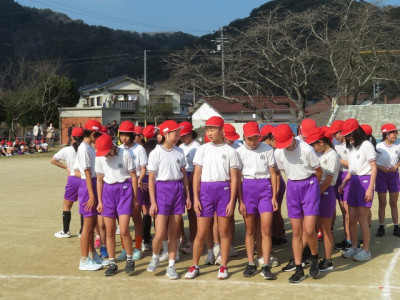６女１